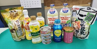 寄付された食品の写真