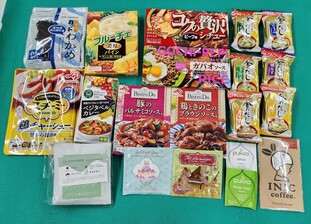 寄付された食品の写真