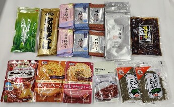 寄付された食品の写真