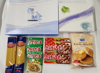 寄付された食品の写真